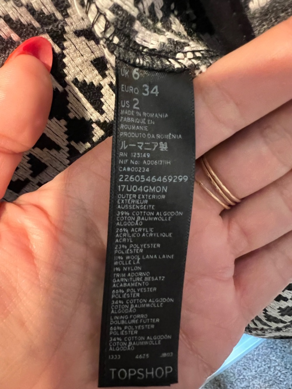 Topshop Black & White Cropped Geometric Knit Jacket - Picture 5 of 5